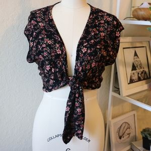 American eagle tie front crop top